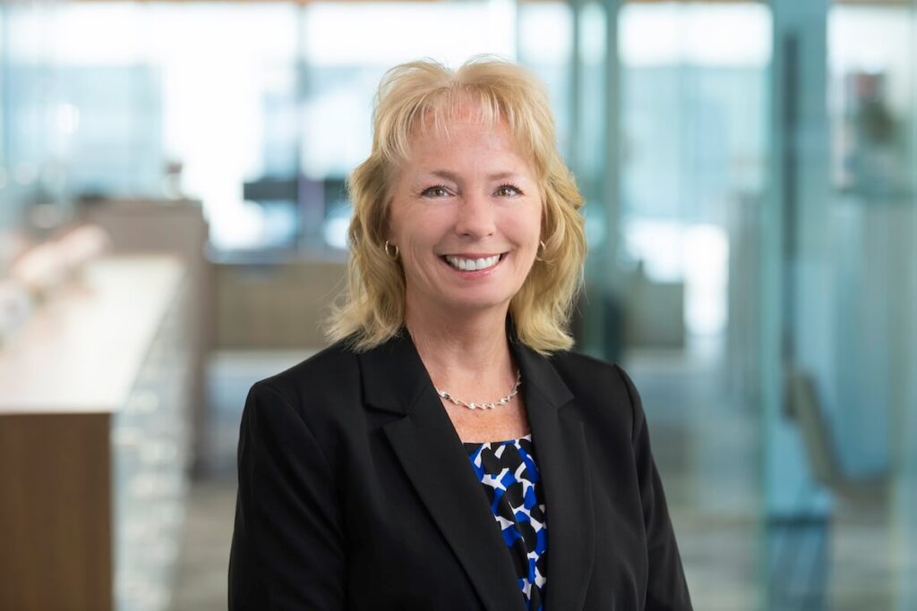Vice President & Senior Controller Kim Smith is responsible for accounting and financial controls at Hunt Midwest Enterprises, Inc. and Hunt Midwest Real Estate Development, Inc.